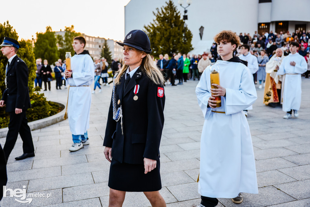 Tysiące wiernych w procesji przebłagalnej po profanacji