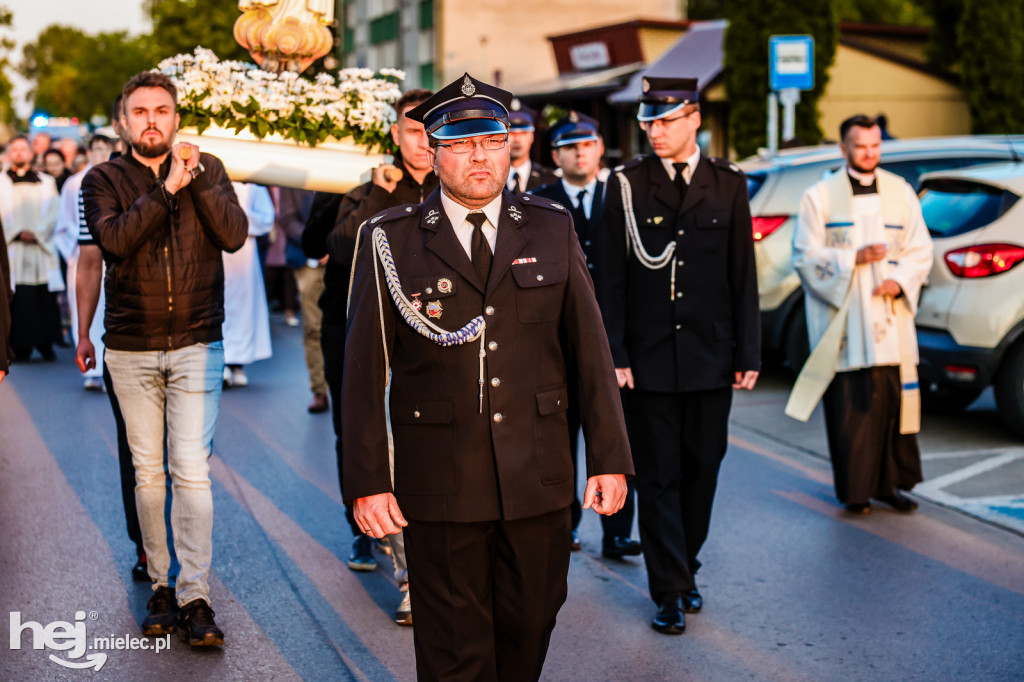 Tysiące wiernych w procesji przebłagalnej po profanacji