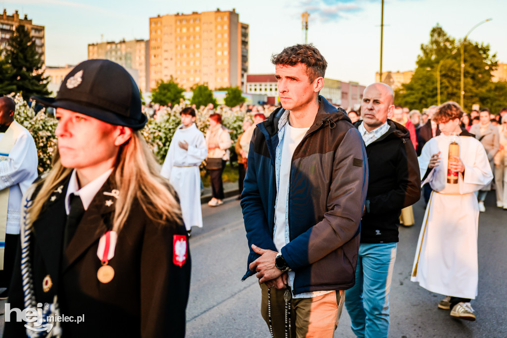 Tysiące wiernych w procesji przebłagalnej po profanacji