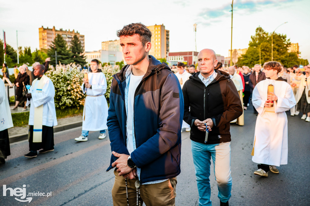 Tysiące wiernych w procesji przebłagalnej po profanacji
