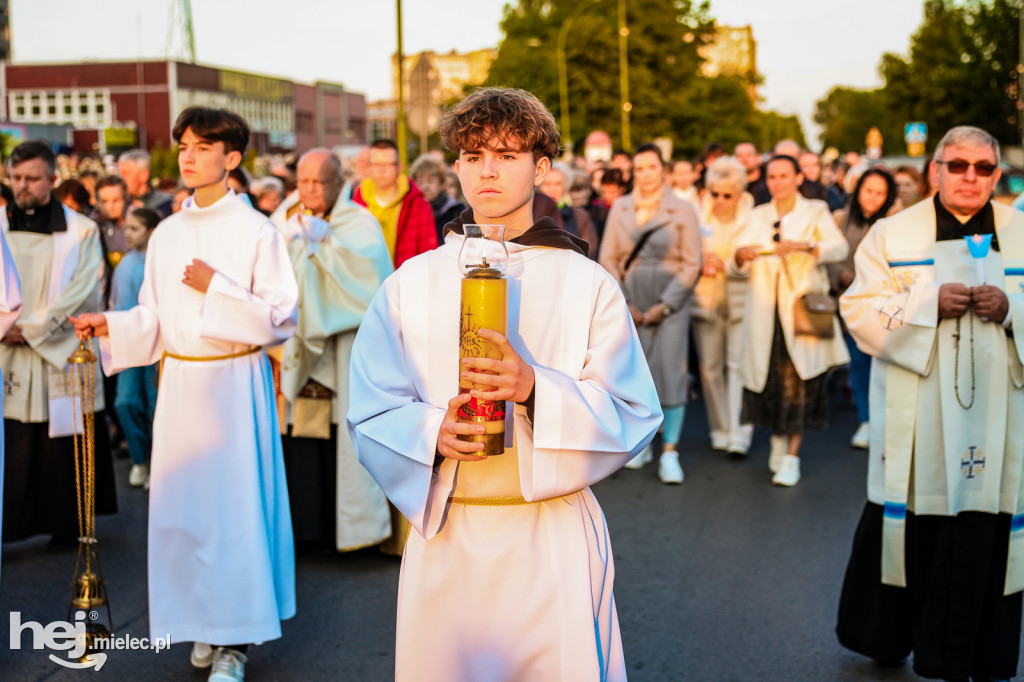 Tysiące wiernych w procesji przebłagalnej po profanacji
