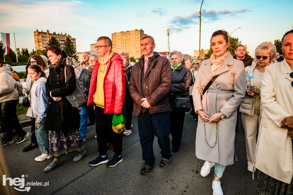 Tysiące wiernych w procesji przebłagalnej po profanacji