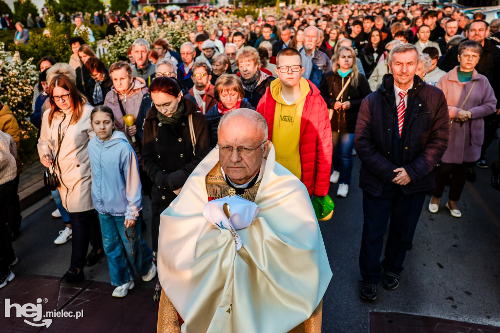 Tysiące wiernych w procesji przebłagalnej po profanacji