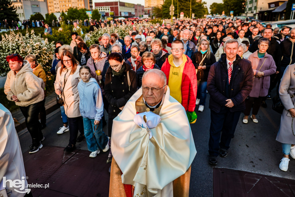 Tysiące wiernych w procesji przebłagalnej po profanacji