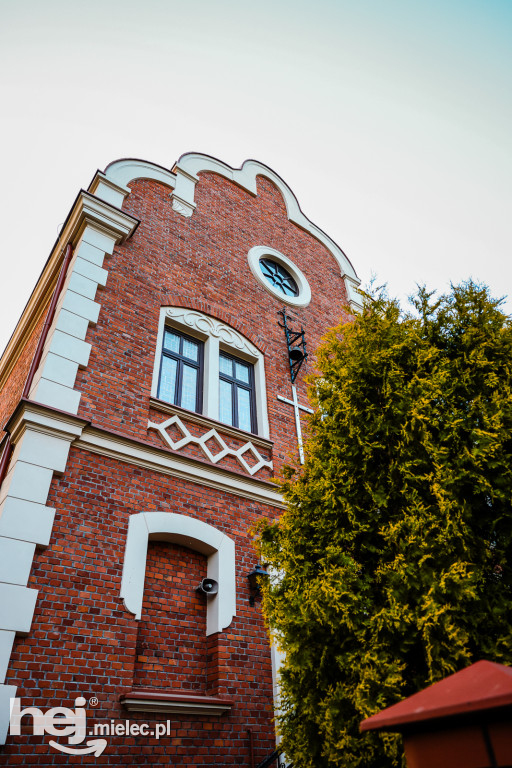 Tysiące wiernych w procesji przebłagalnej po profanacji