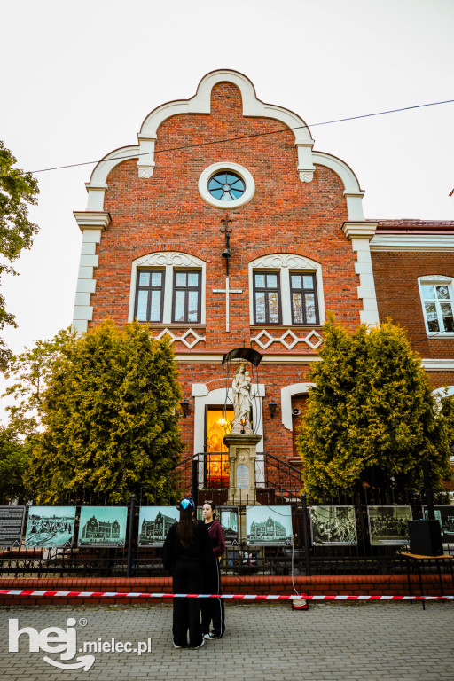 Tysiące wiernych w procesji przebłagalnej po profanacji