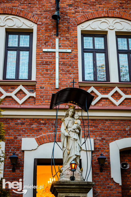 Tysiące wiernych w procesji przebłagalnej po profanacji