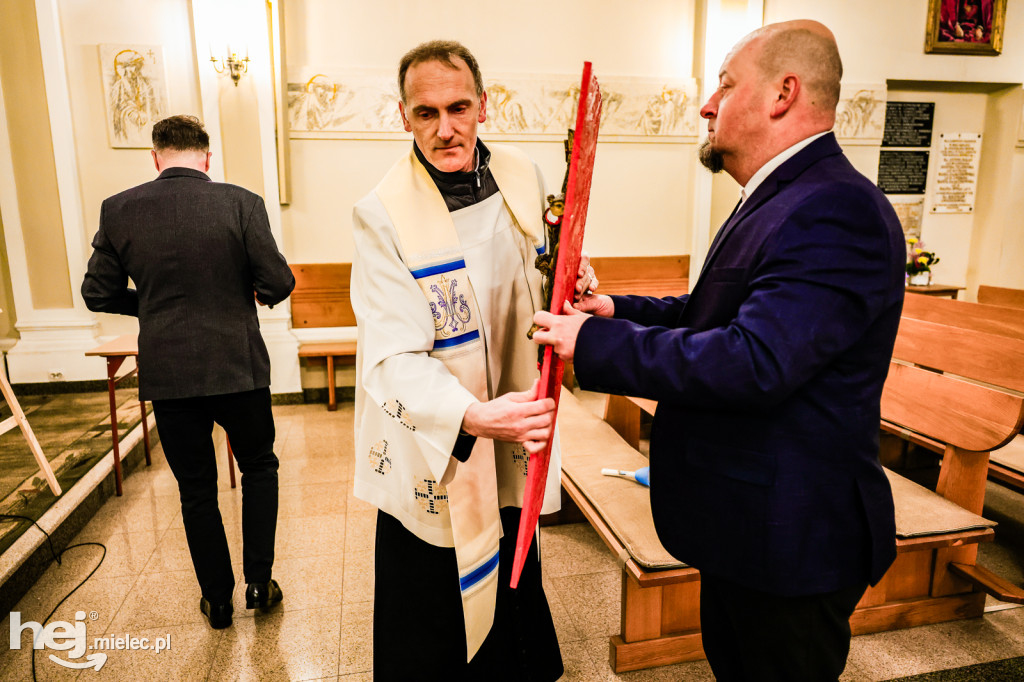 Tysiące wiernych w procesji przebłagalnej po profanacji