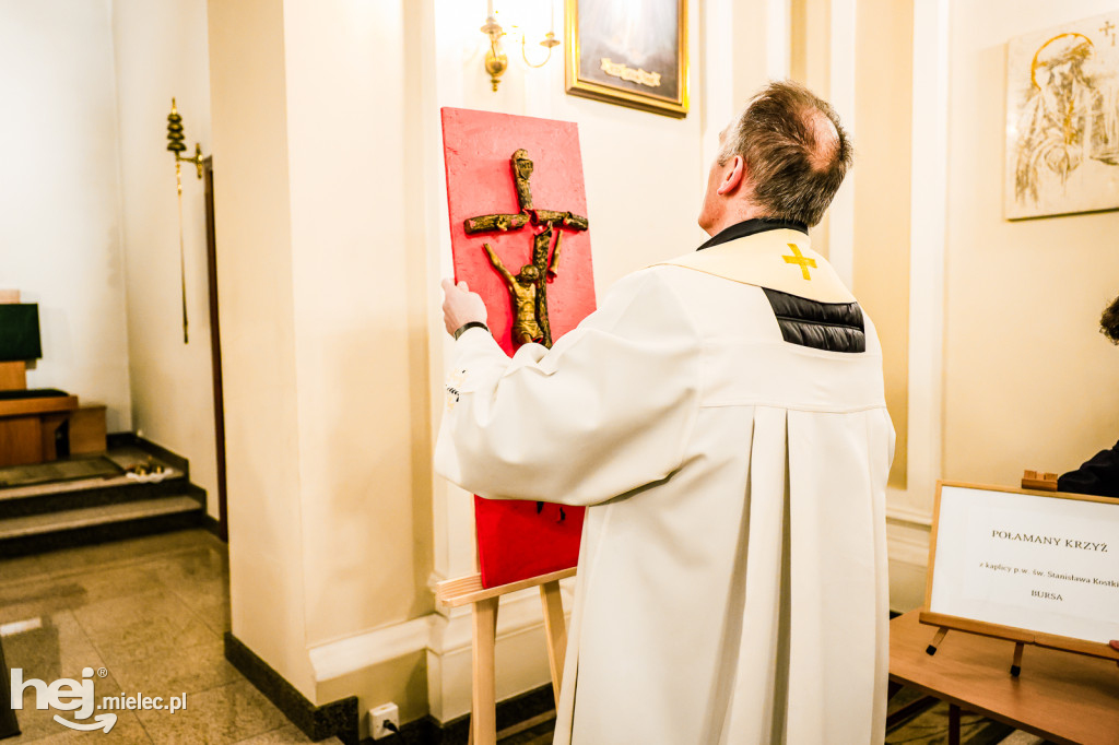 Tysiące wiernych w procesji przebłagalnej po profanacji