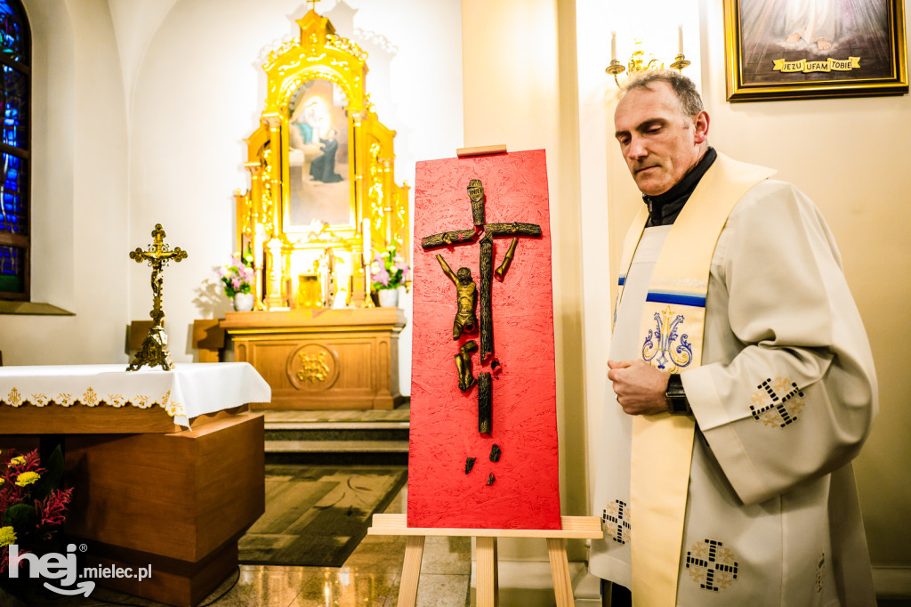 Tysiące wiernych w procesji przebłagalnej po profanacji