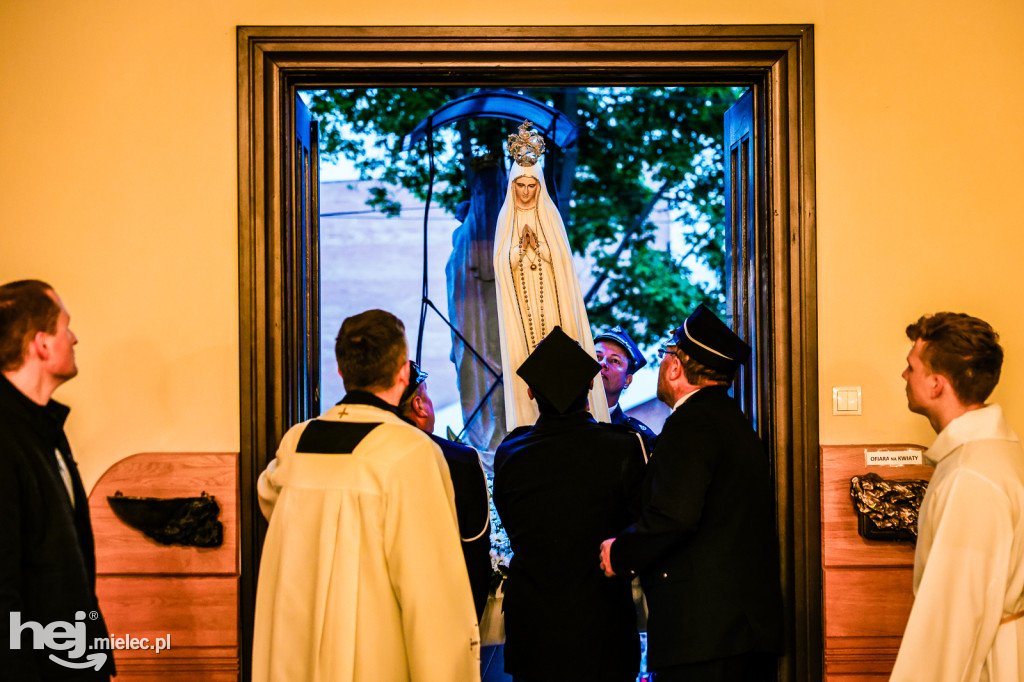 Tysiące wiernych w procesji przebłagalnej po profanacji
