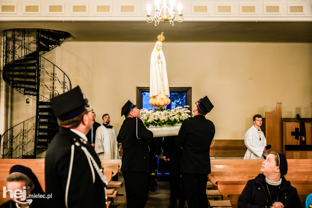 Tysiące wiernych w procesji przebłagalnej po profanacji
