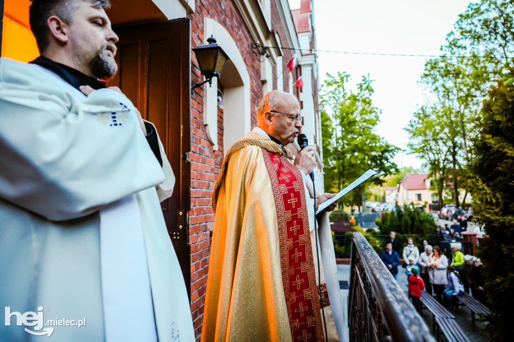 Tysiące wiernych w procesji przebłagalnej po profanacji