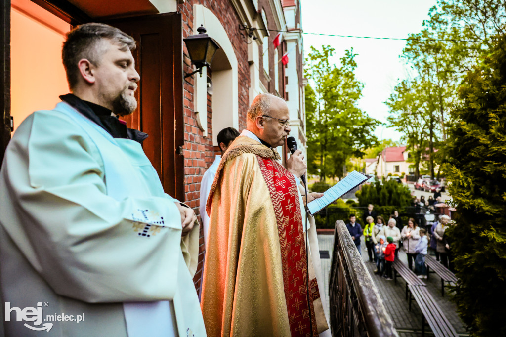 Tysiące wiernych w procesji przebłagalnej po profanacji