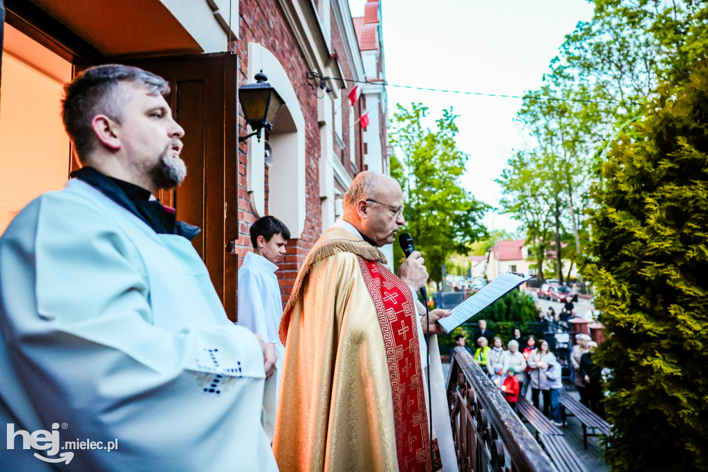 Tysiące wiernych w procesji przebłagalnej po profanacji