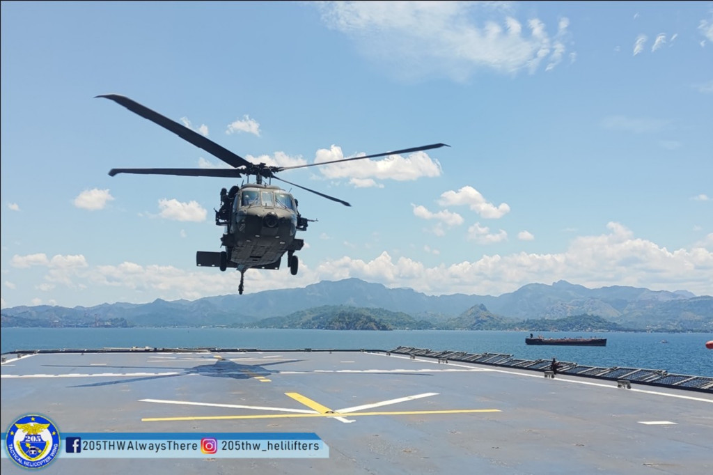 Mielecki Black Hawk wylądował na okręcie filipińskiej marynarki wojennej
