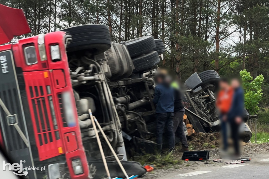Ciężarówka wypadła z obwodnicy