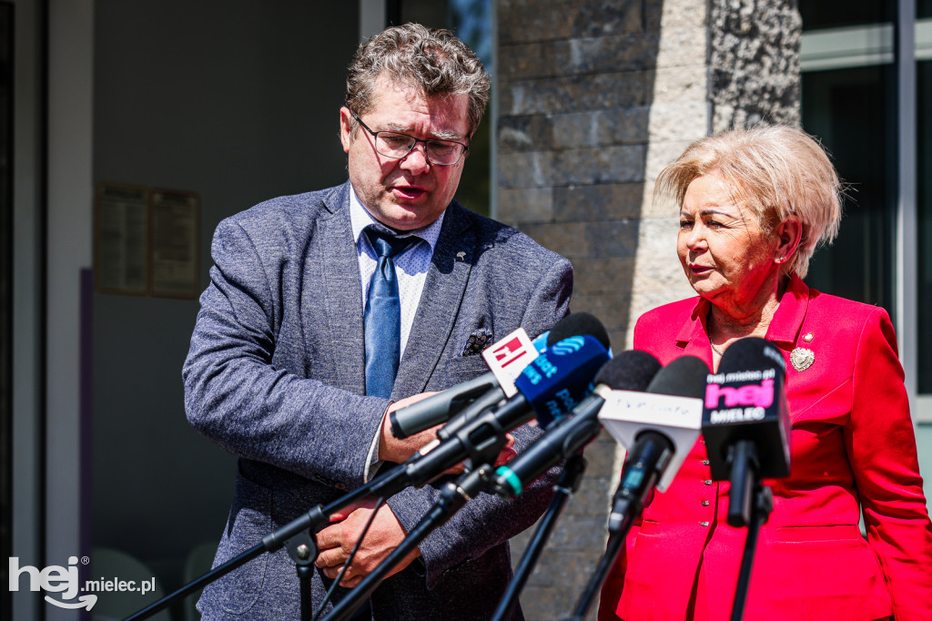 Minister Zdrowia odwiedziła szpital i pogotowie