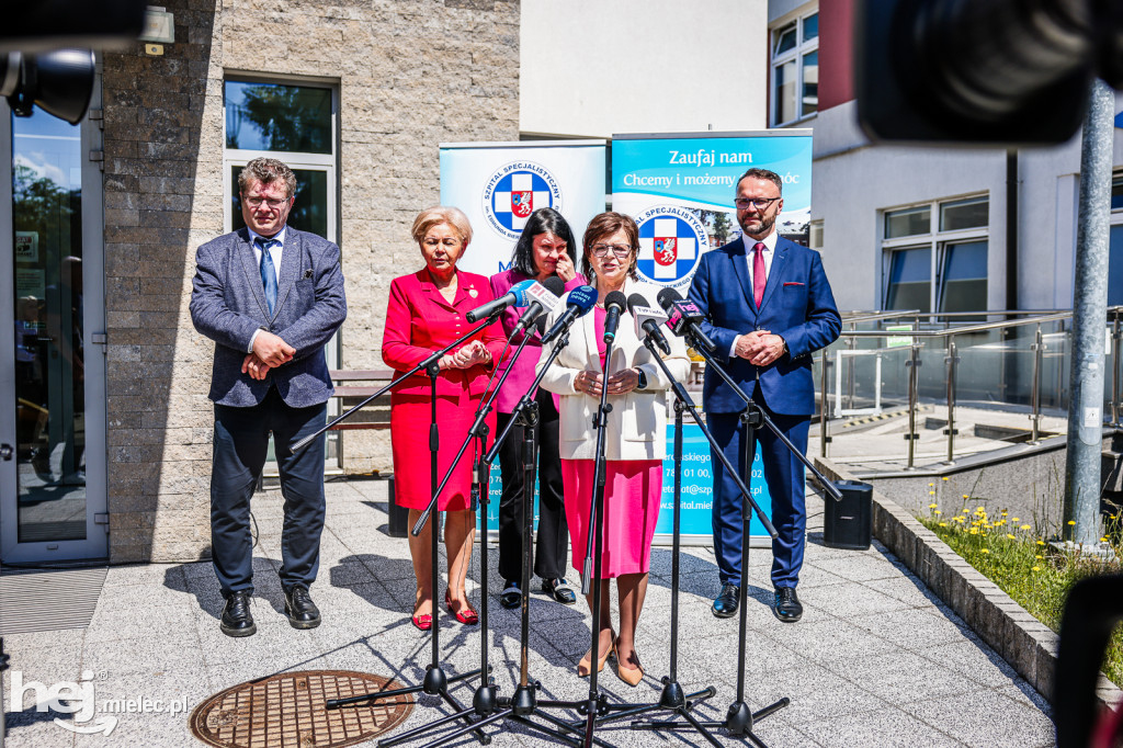 Minister Zdrowia odwiedziła szpital i pogotowie