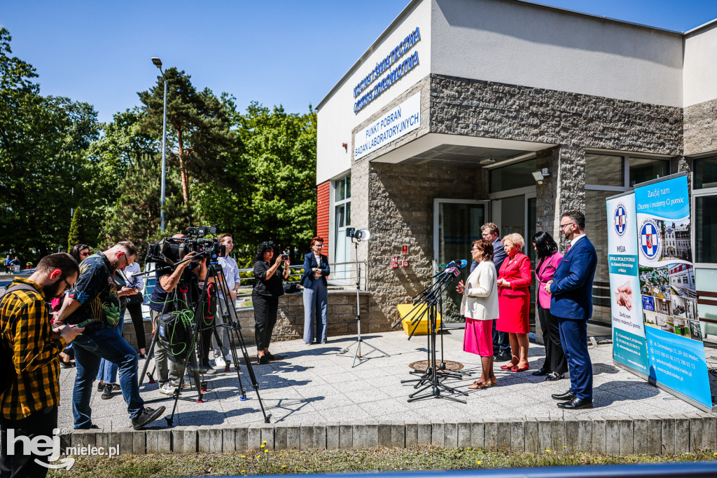 Minister Zdrowia odwiedziła szpital i pogotowie