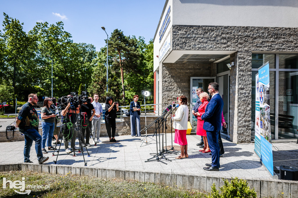 Minister Zdrowia odwiedziła szpital i pogotowie