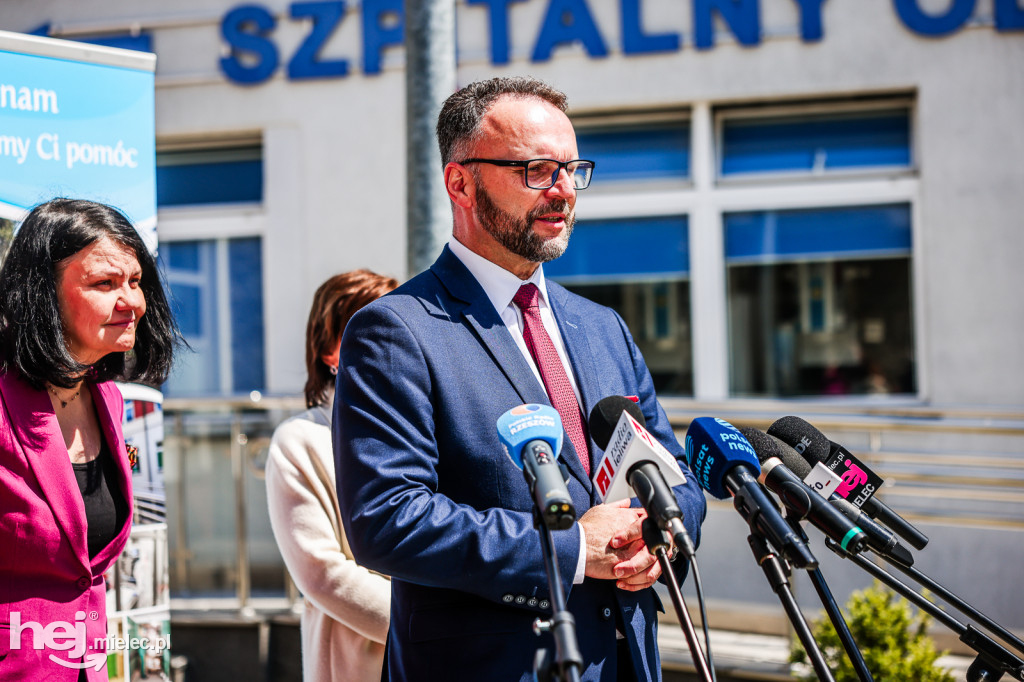 Minister Zdrowia odwiedziła szpital i pogotowie