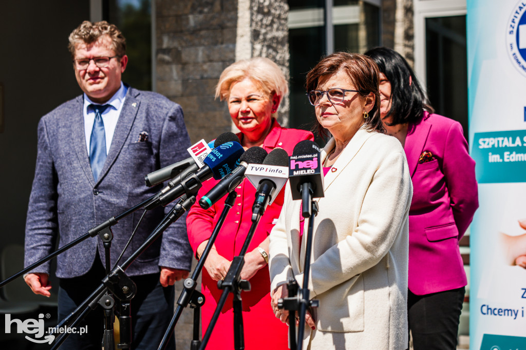 Minister Zdrowia odwiedziła szpital i pogotowie
