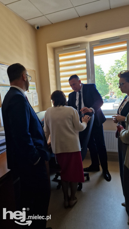 Minister Zdrowia odwiedziła szpital i pogotowie