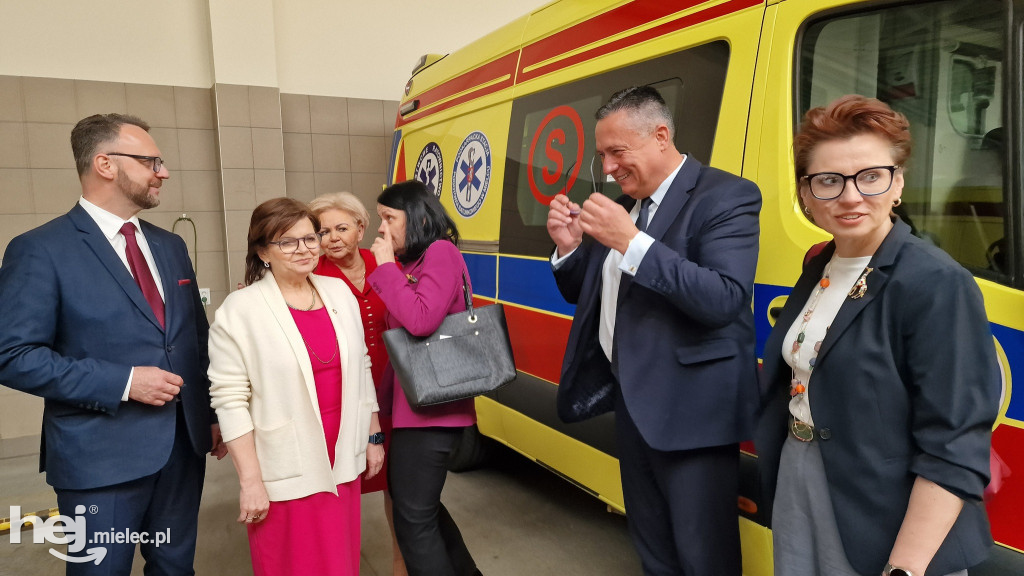 Minister Zdrowia odwiedziła szpital i pogotowie