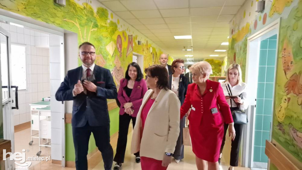 Minister Zdrowia odwiedziła szpital i pogotowie