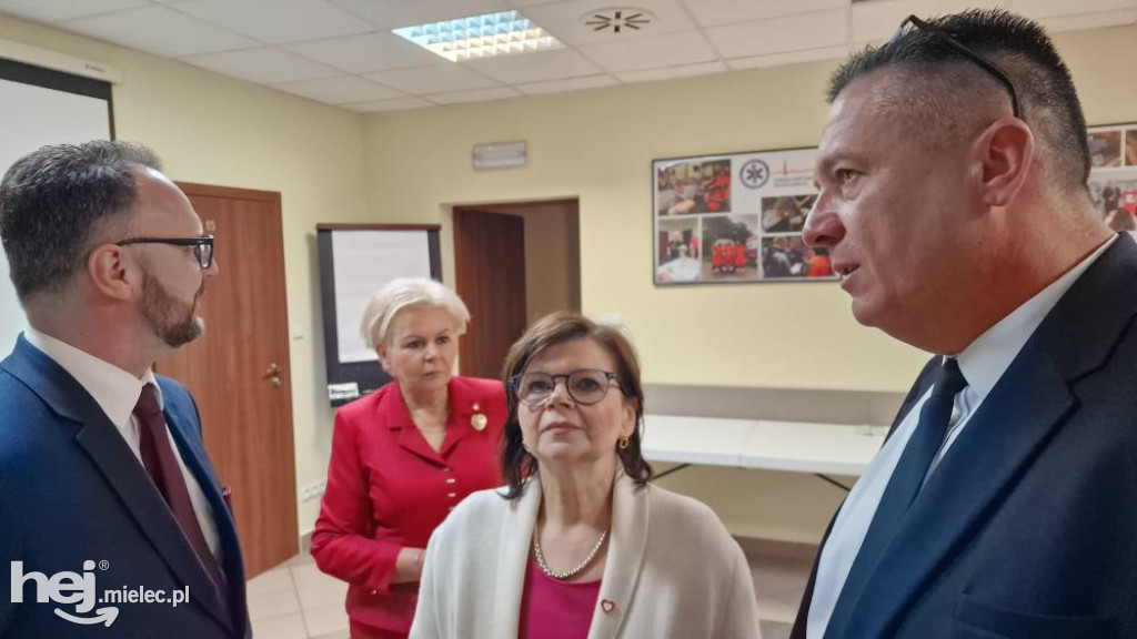 Minister Zdrowia odwiedziła szpital i pogotowie