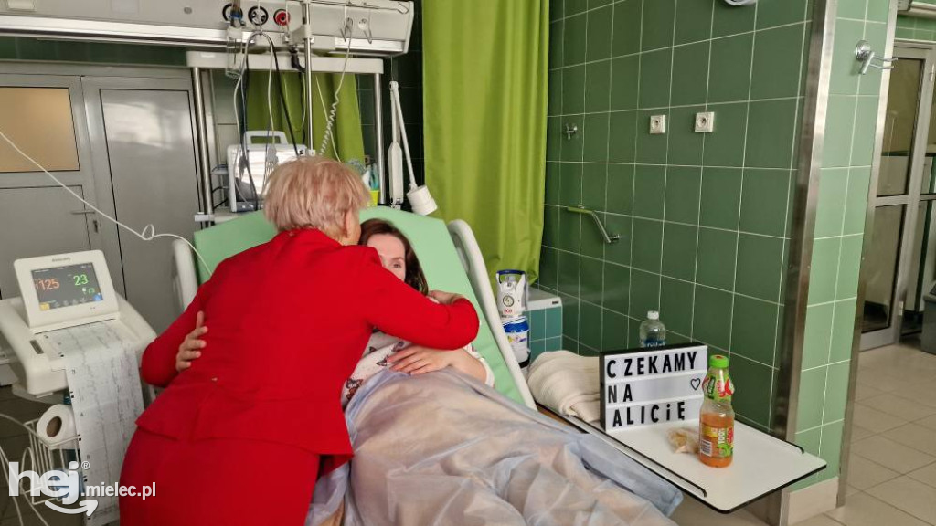 Minister Zdrowia odwiedziła szpital i pogotowie