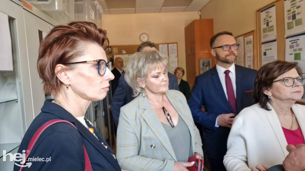 Minister Zdrowia odwiedziła szpital i pogotowie
