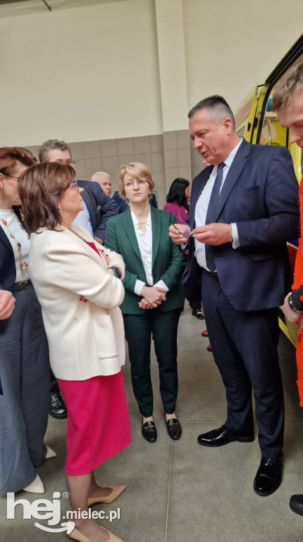Minister Zdrowia odwiedziła szpital i pogotowie