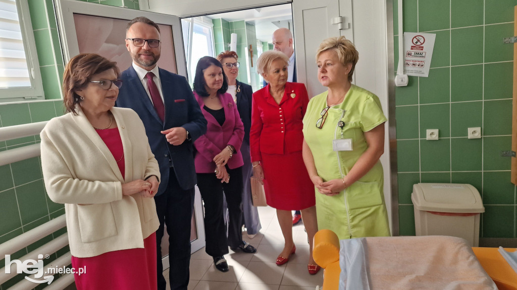 Minister Zdrowia odwiedziła szpital i pogotowie