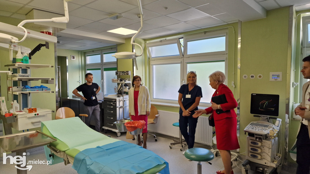 Minister Zdrowia odwiedziła szpital i pogotowie
