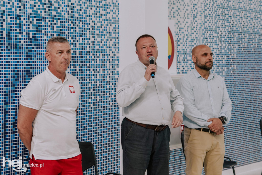 Zawody pływackie dla uczniów klas I–III szkół podstawowych