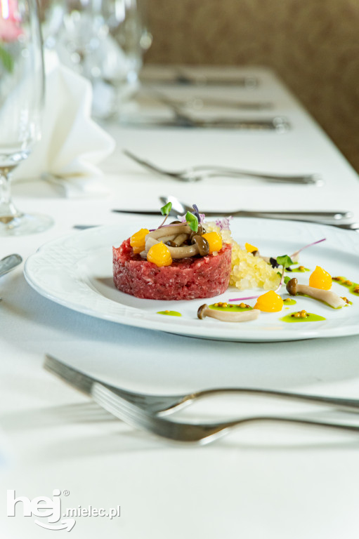 Restauracja w zabytkowym Zamku Przecław - staropolska kuchnia w nowoczesnym wydaniu
