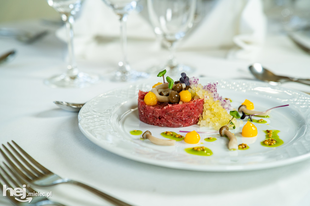 Restauracja w zabytkowym Zamku Przecław - staropolska kuchnia w nowoczesnym wydaniu