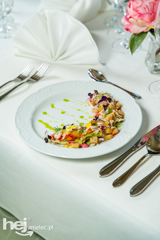 Restauracja w zabytkowym Zamku Przecław - staropolska kuchnia w nowoczesnym wydaniu