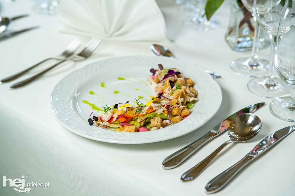 Restauracja w zabytkowym Zamku Przecław - staropolska kuchnia w nowoczesnym wydaniu