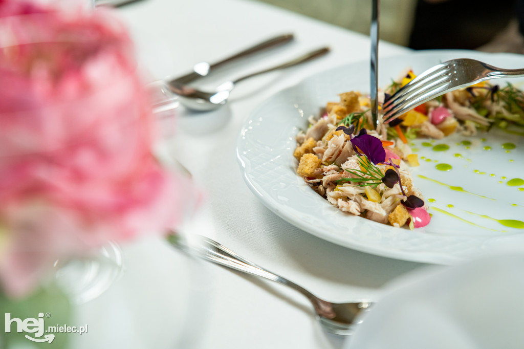 Restauracja w zabytkowym Zamku Przecław - staropolska kuchnia w nowoczesnym wydaniu