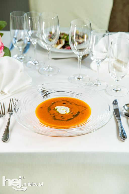 Restauracja w zabytkowym Zamku Przecław - staropolska kuchnia w nowoczesnym wydaniu