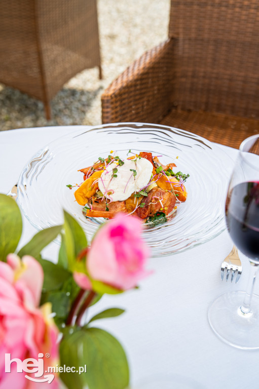 Restauracja w zabytkowym Zamku Przecław - staropolska kuchnia w nowoczesnym wydaniu