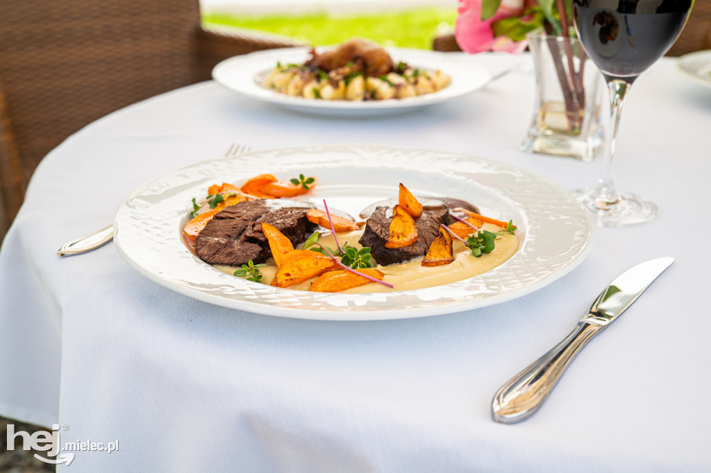 Restauracja w zabytkowym Zamku Przecław - staropolska kuchnia w nowoczesnym wydaniu