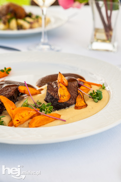 Restauracja w zabytkowym Zamku Przecław - staropolska kuchnia w nowoczesnym wydaniu