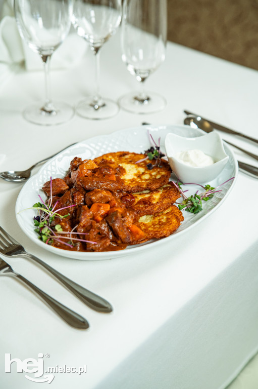 Restauracja w zabytkowym Zamku Przecław - staropolska kuchnia w nowoczesnym wydaniu