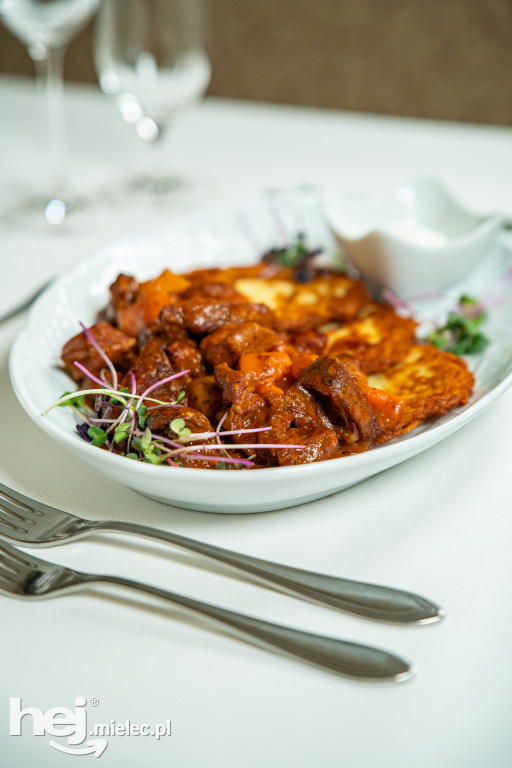 Restauracja w zabytkowym Zamku Przecław - staropolska kuchnia w nowoczesnym wydaniu