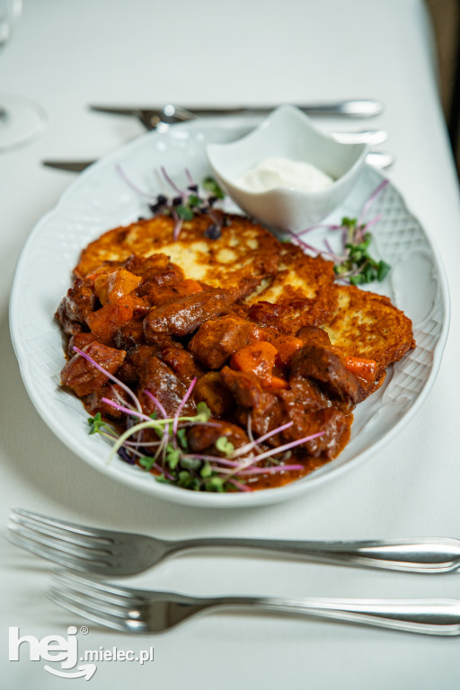 Restauracja w zabytkowym Zamku Przecław - staropolska kuchnia w nowoczesnym wydaniu