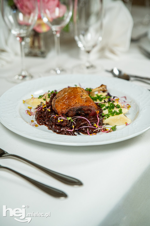 Restauracja w zabytkowym Zamku Przecław - staropolska kuchnia w nowoczesnym wydaniu